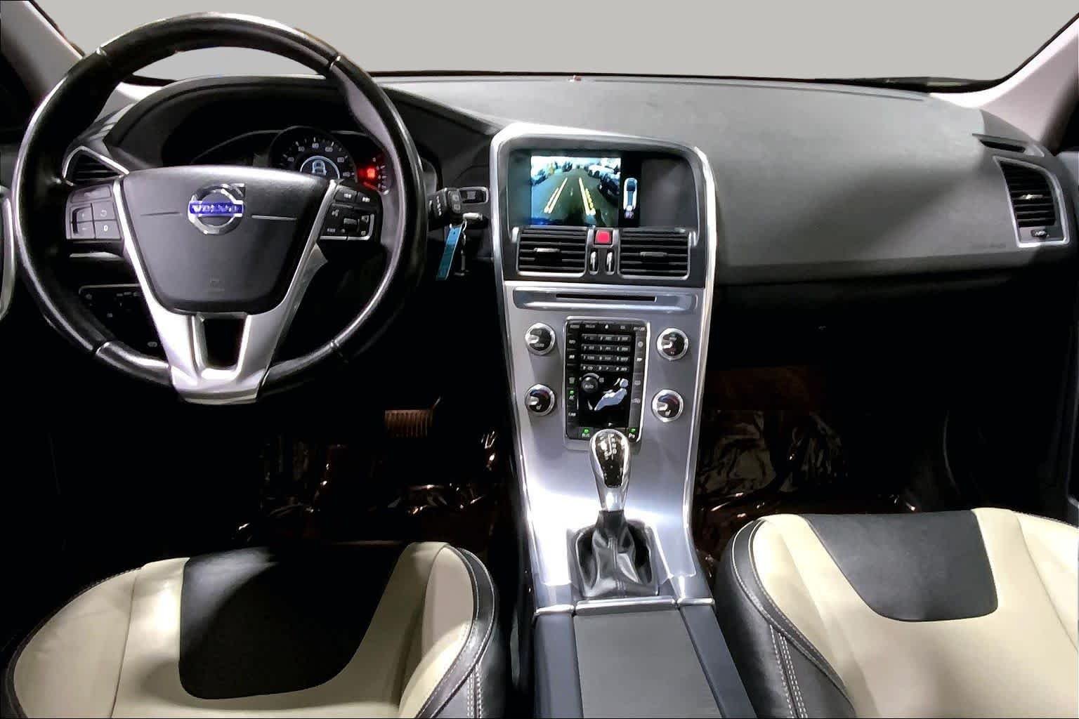 Used 2017 Magic Blue Metallic Volvo Dynamic image 16