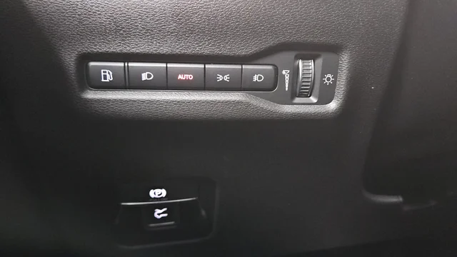 New 2026 Bright White Clear-Coat Exterior Paint Jeep Laredo image 31