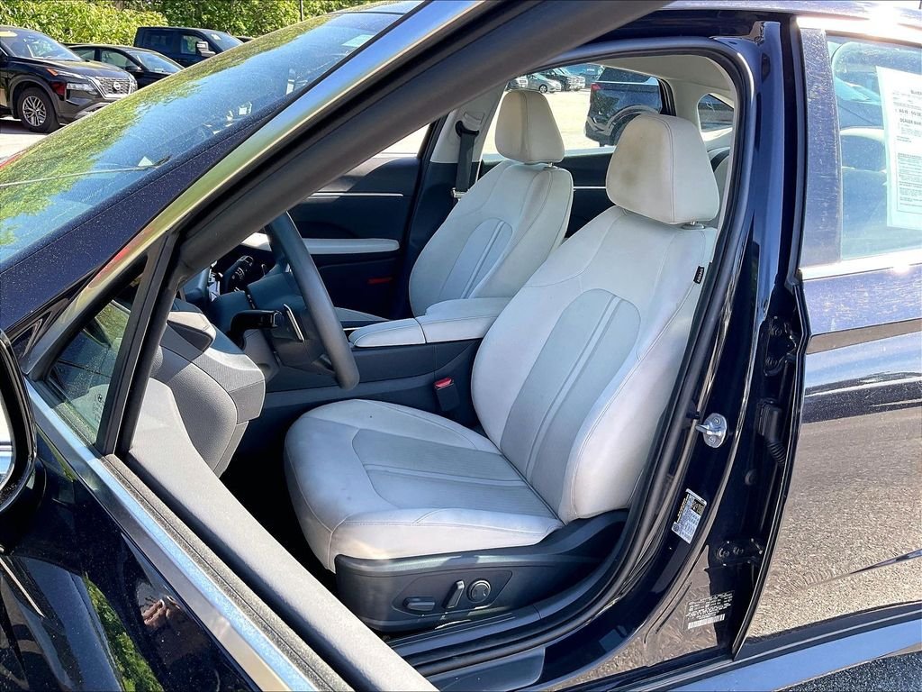 Used 2024 Carbon Blue Hyundai SEL image 9