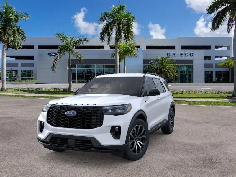 New 2026 Star White Metallic Tri-Coat Ford ST-Line image 19