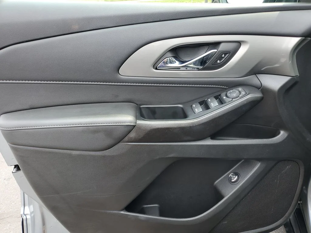 Certified Used 2024 Sterling Gray Metallic Chevrolet LT Cloth image 19