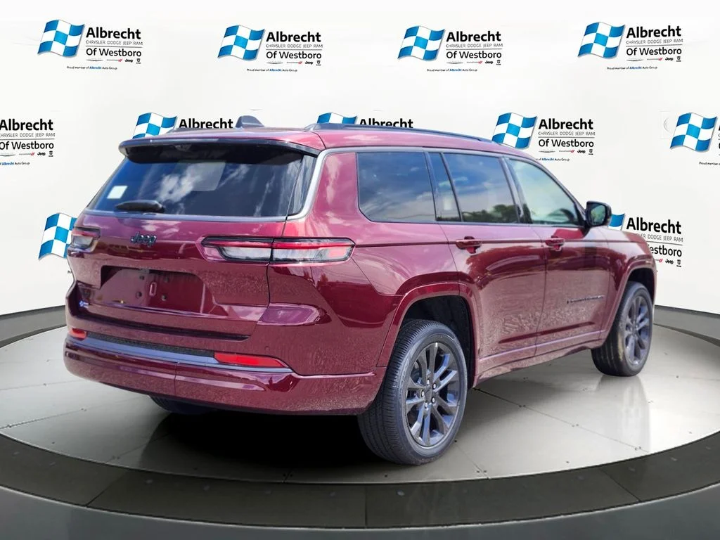 New 2026 Velvet Red Pearl-Coat Exterior Paint Jeep Limited Reserve image 5
