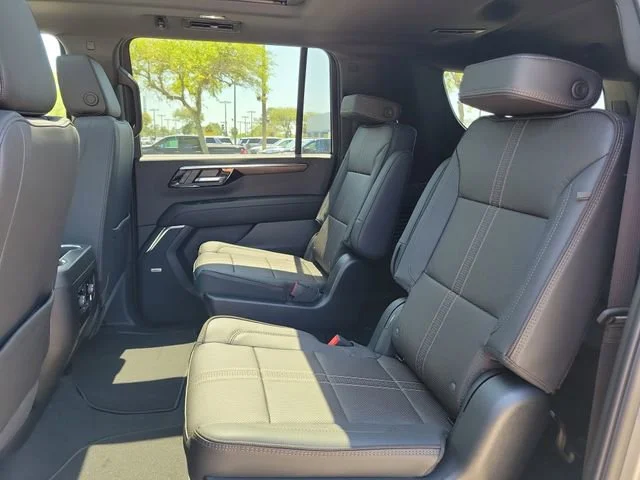 2026 Chevrolet Suburban High Country - Photo 13