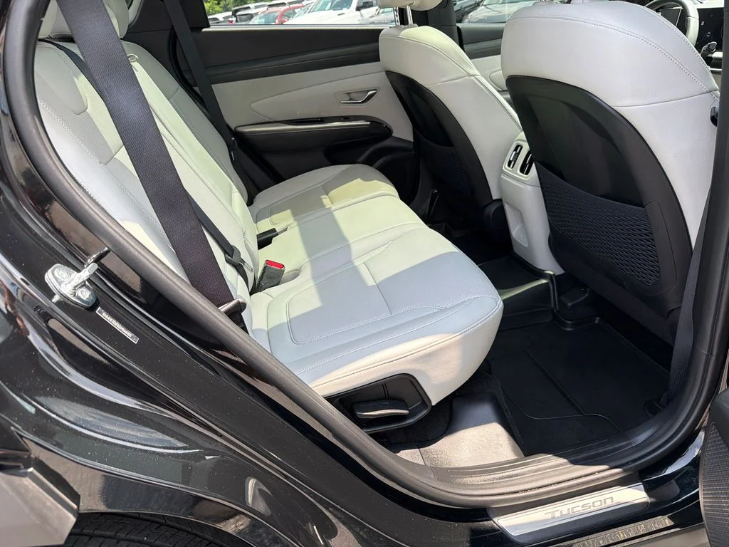 Used 2025 Black Hyundai Limited image 15