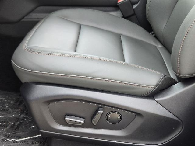 New 2026 Star White Metallic Tri-Coat Ford Active image 37