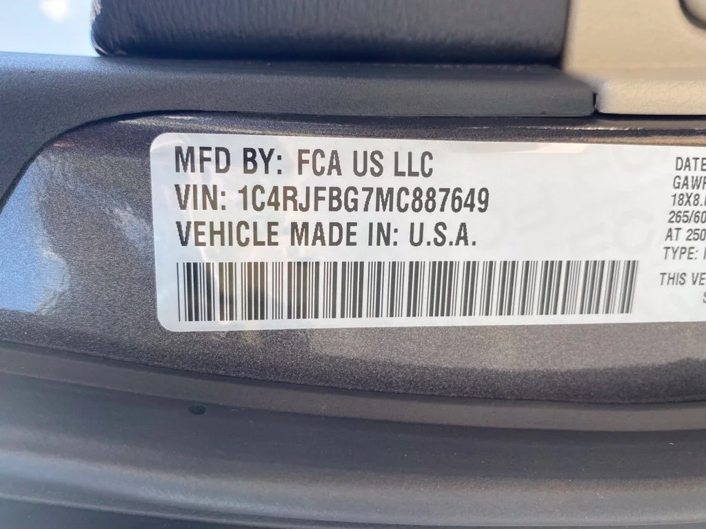 Used 2021 Gray Jeep Limited image 19