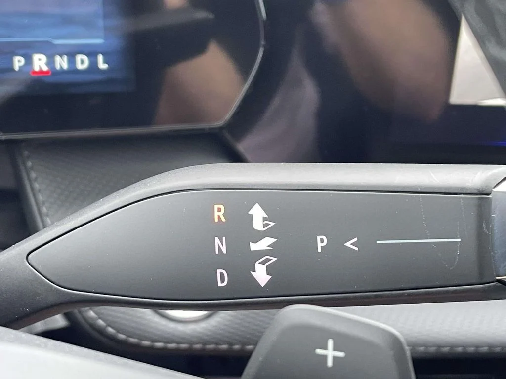 New 2027 Summit White Chevrolet LT image 28
