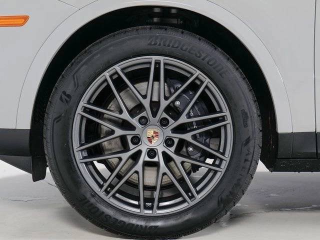 Used 2026 Chalk Porsche  image 33