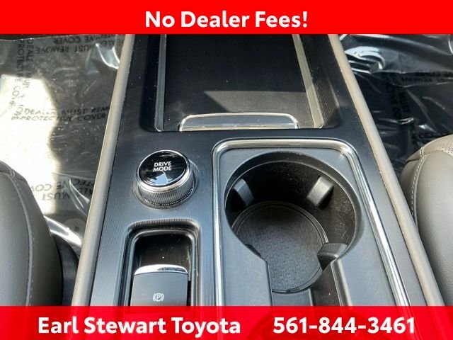 Used 2023 Silver Lincoln Reserve image 46