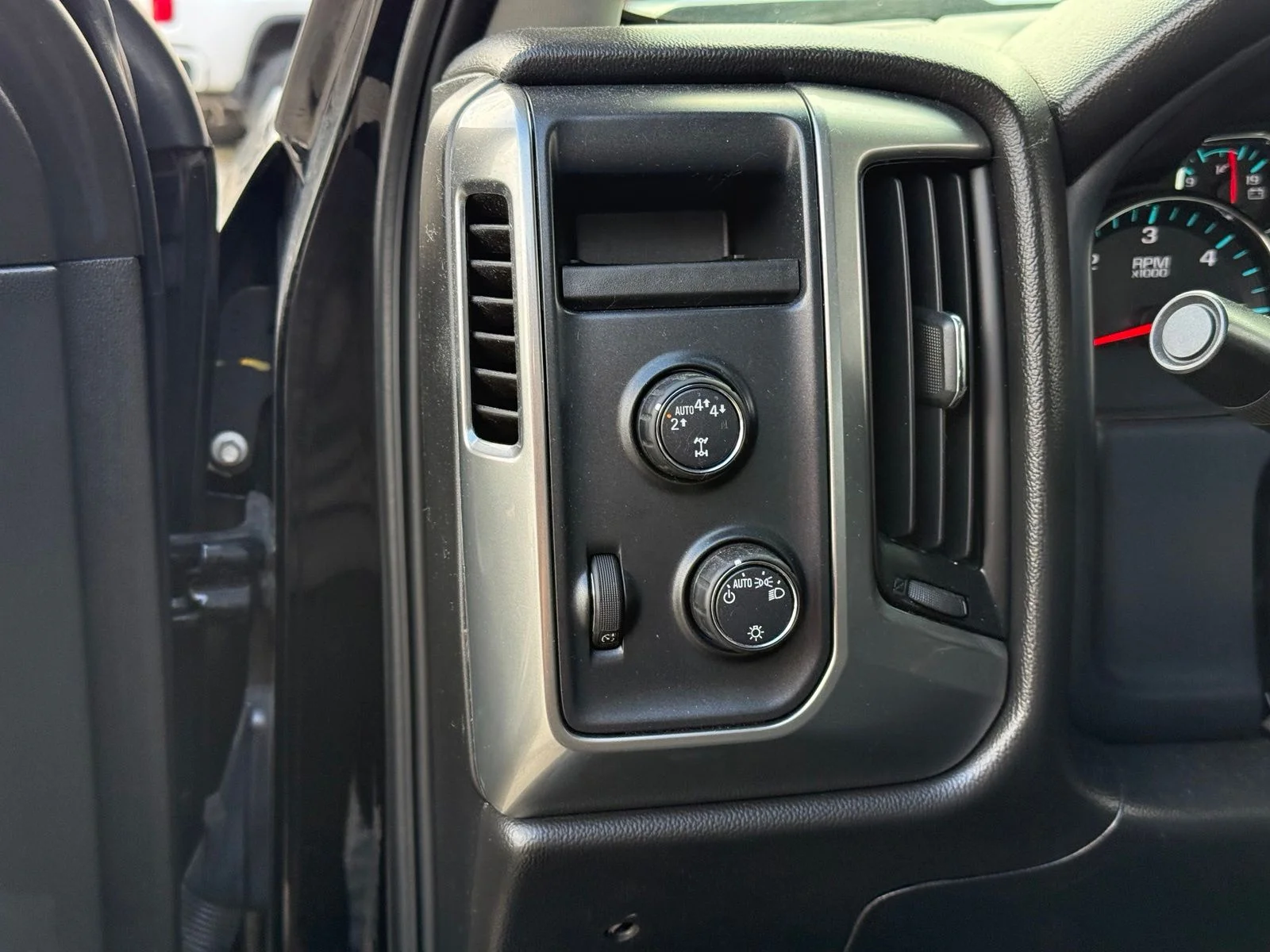 Used 2018 Black Chevrolet LT image 22