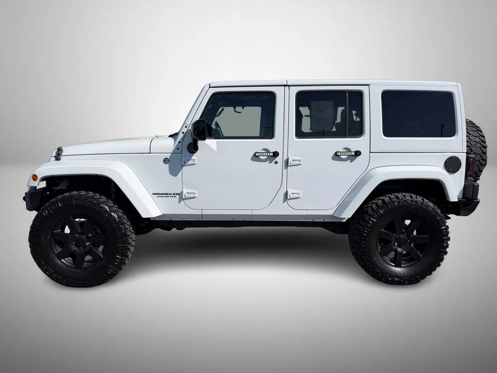 Used 2014 White Jeep Unlimited Sahara image 5