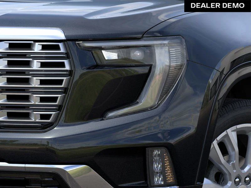 Used 2025  GMC Denali image 10