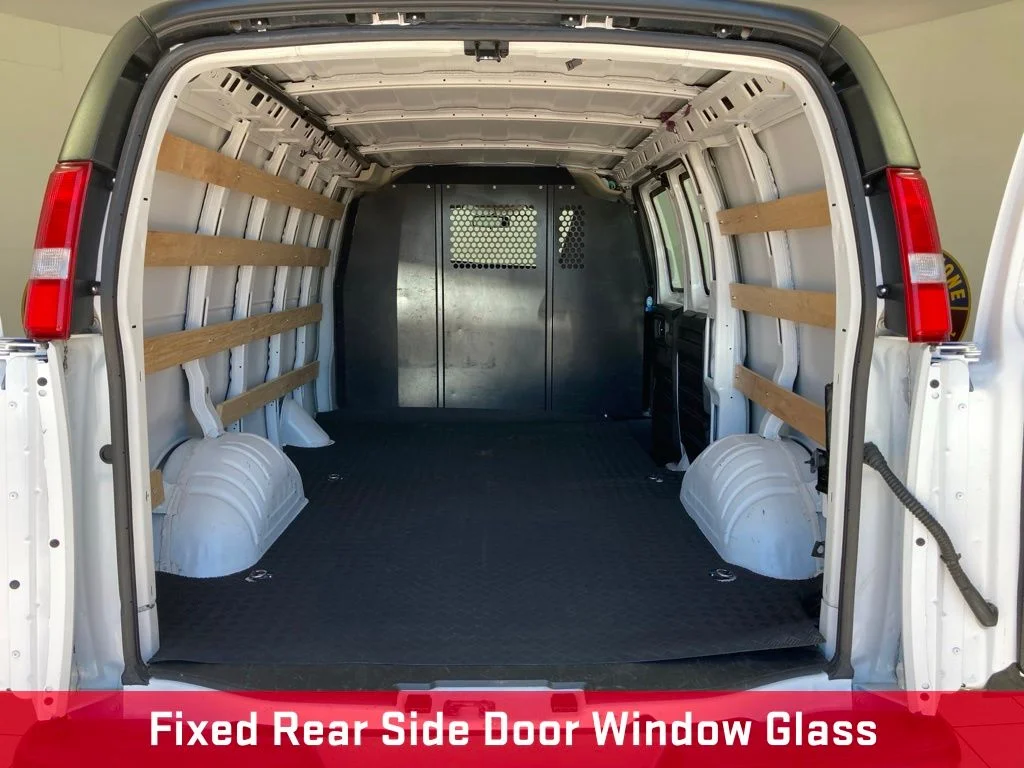 Used 2025 White GMC Work Van image 17