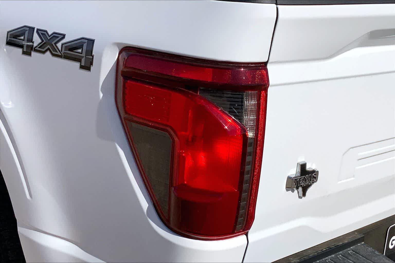 New 2026 Oxford White Ford XLT image 14