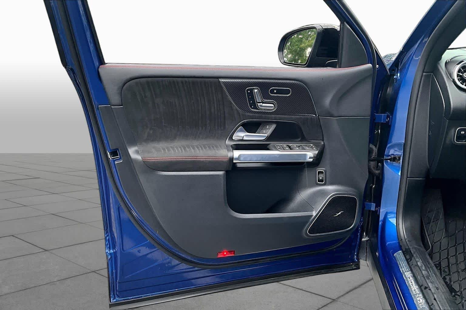 Used 2024 Starling Blue Metallic Mercedes-Benz GLB 250 image 39