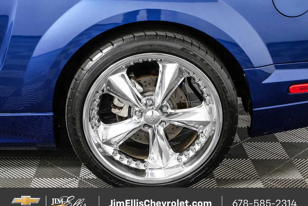 Used 2007 Windveil Blue Metallic Ford GT Premium image 31