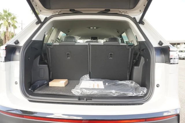 New 2027 Sandstone Volkswagen SE w/Technology image 9