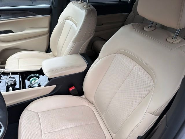 Certified Used 2023 Silver Jeep Limited image 9