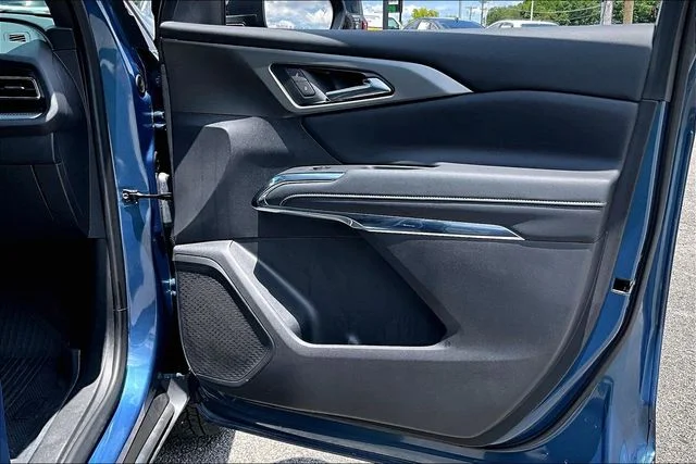 Used 2025 Blue Chevrolet LT image 26