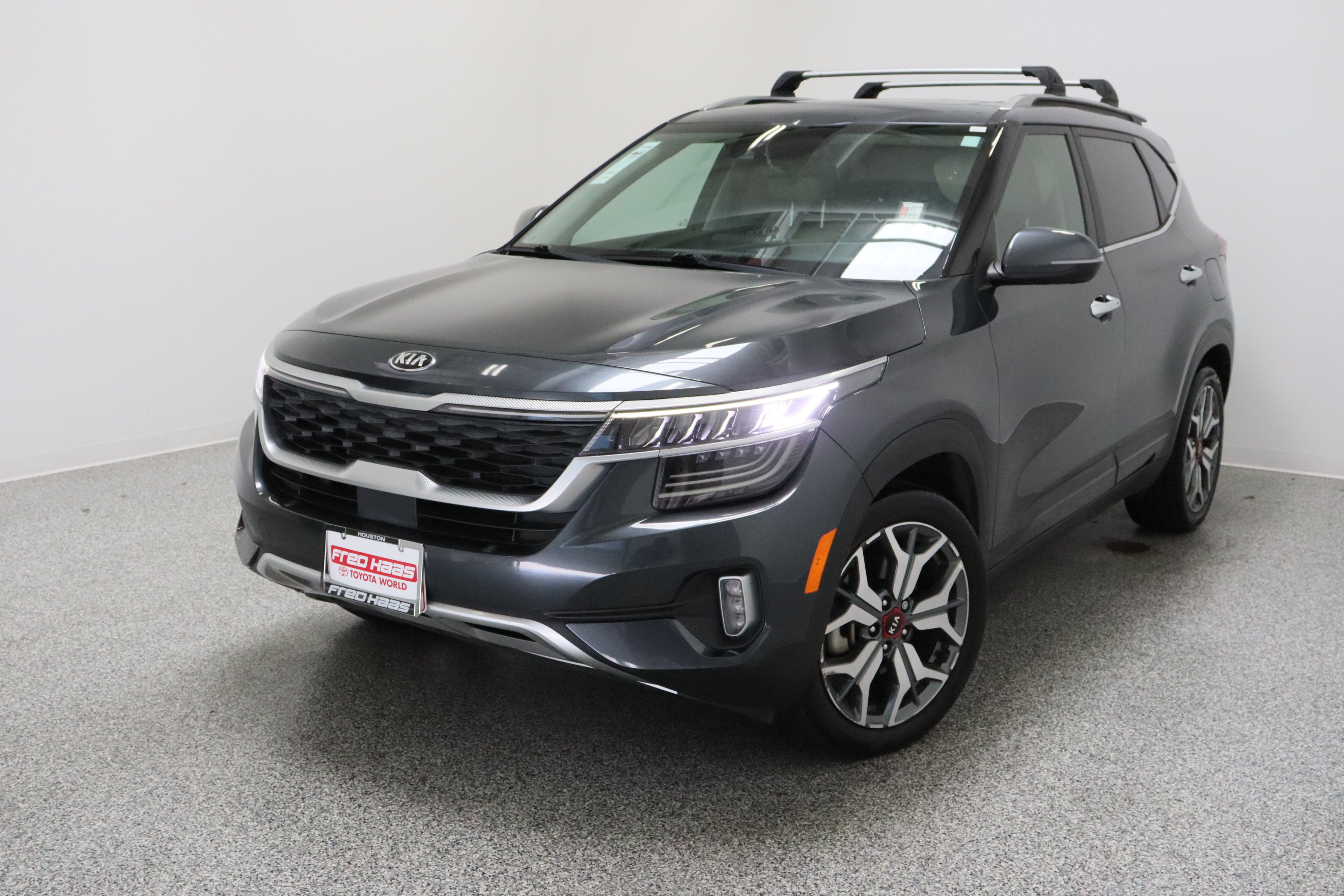 Used 2021 Gravity Gray Kia SX 1.6T image 2