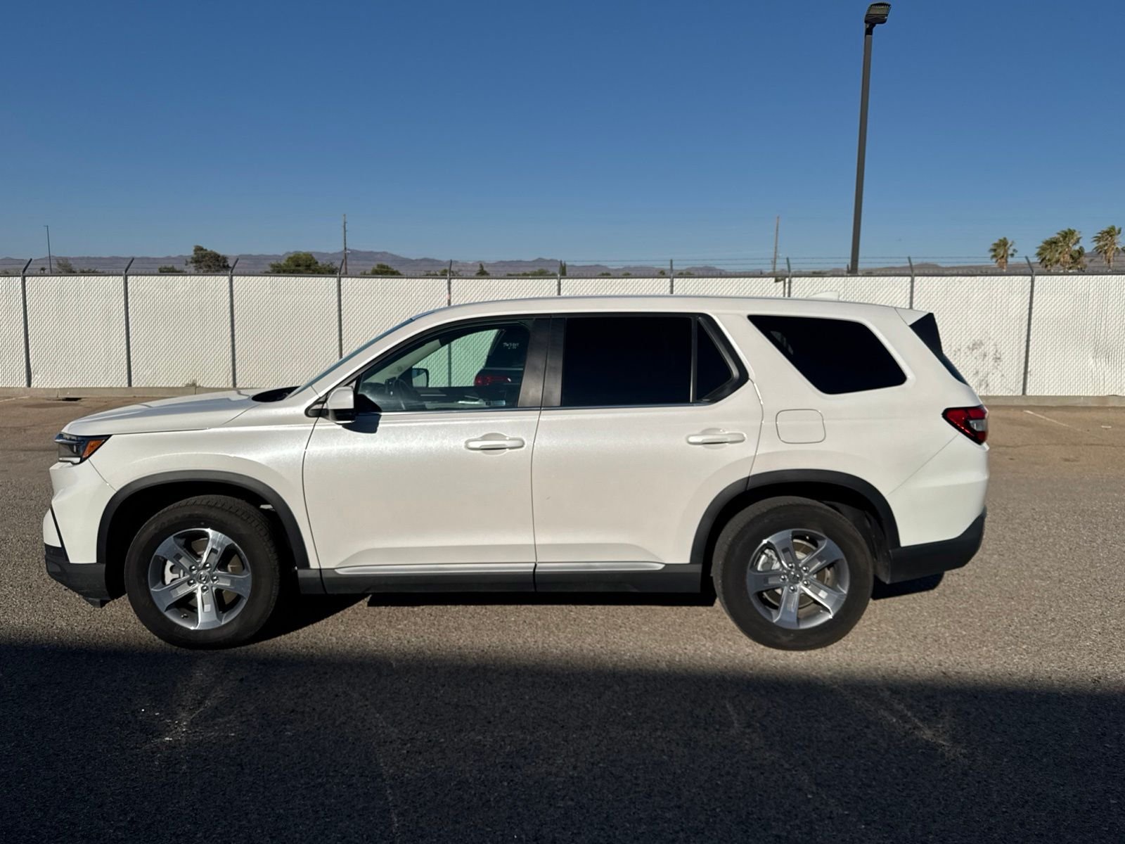 Used 2025 Platinum White Honda EX-L image 7