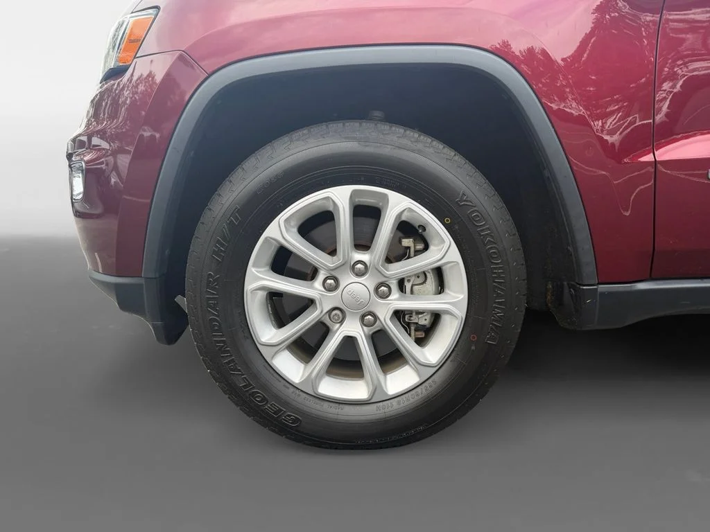 Used 2021 Red Jeep Laredo E image 15