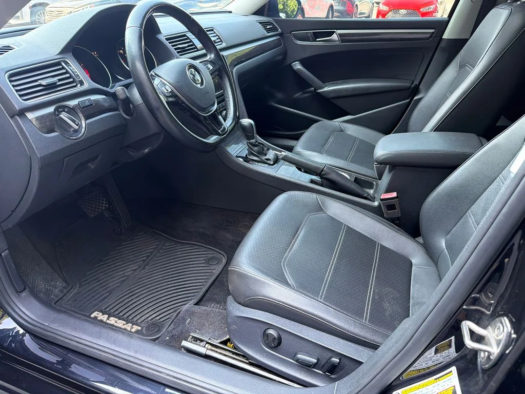 Used 2018 Black Volkswagen 2.0T SE image 9