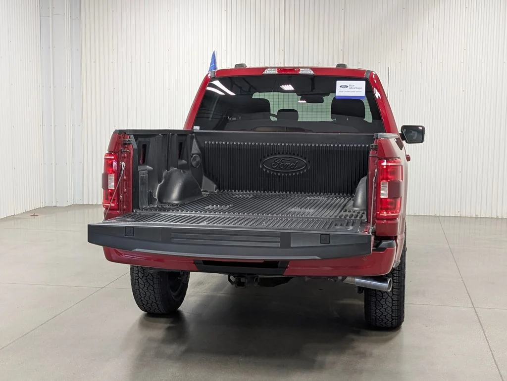 Certified Used 2022 Rapid Red Metallic Tinted Clearcoat Ford XLT image 25