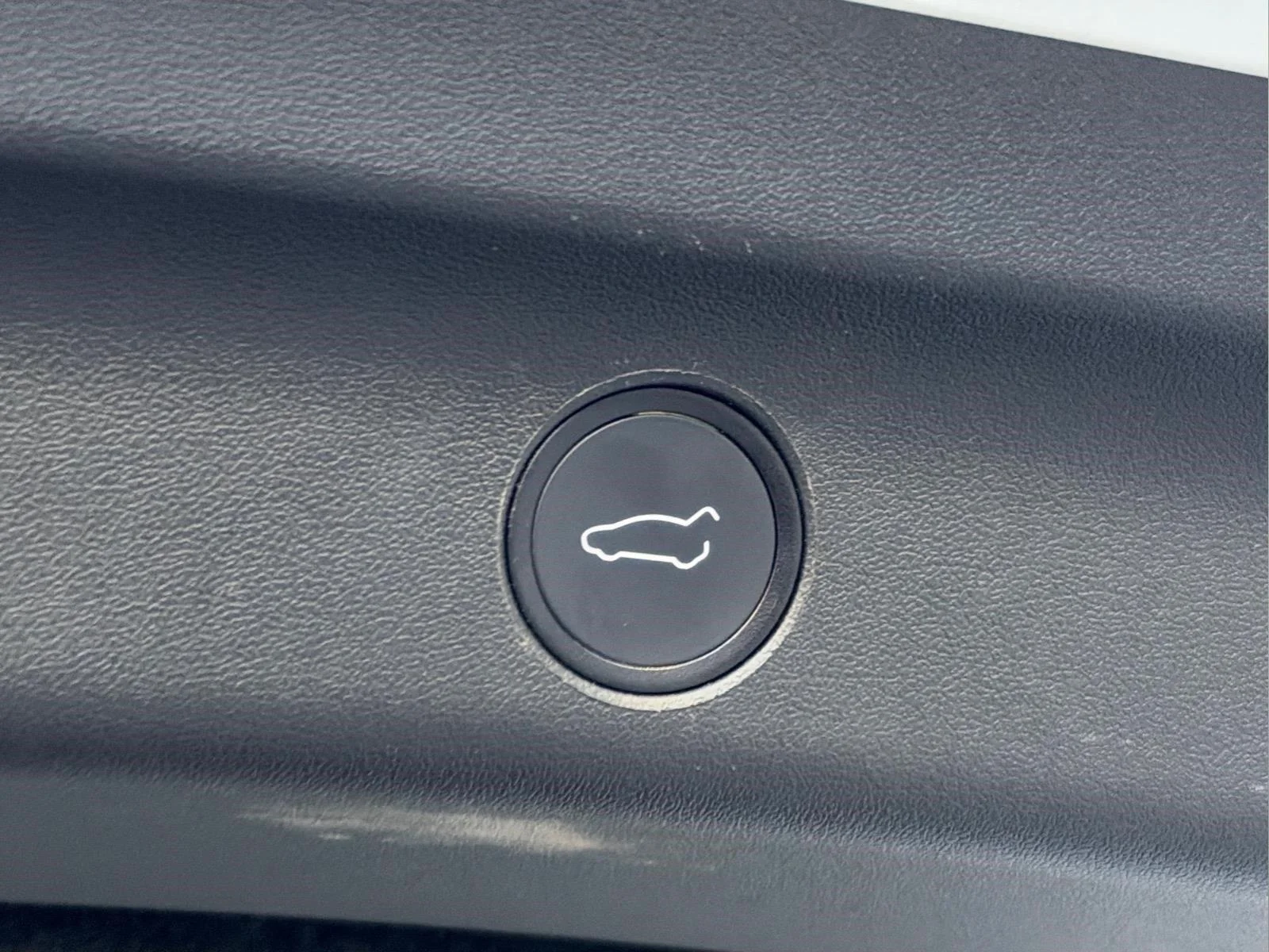 Used 2020  Tesla Long Range image 6