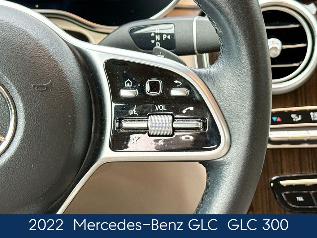 Used 2022  Mercedes-Benz GLC 300 image 26