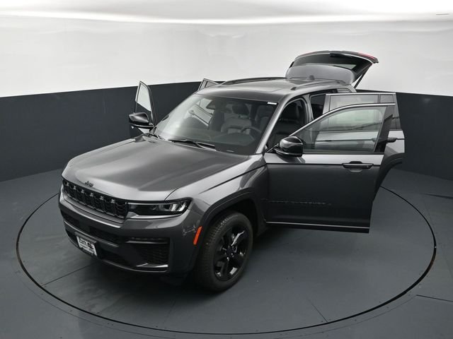 New 2026 Baltic Gray Metallic Clear-Coat Exterior Paint Jeep Limited image 25