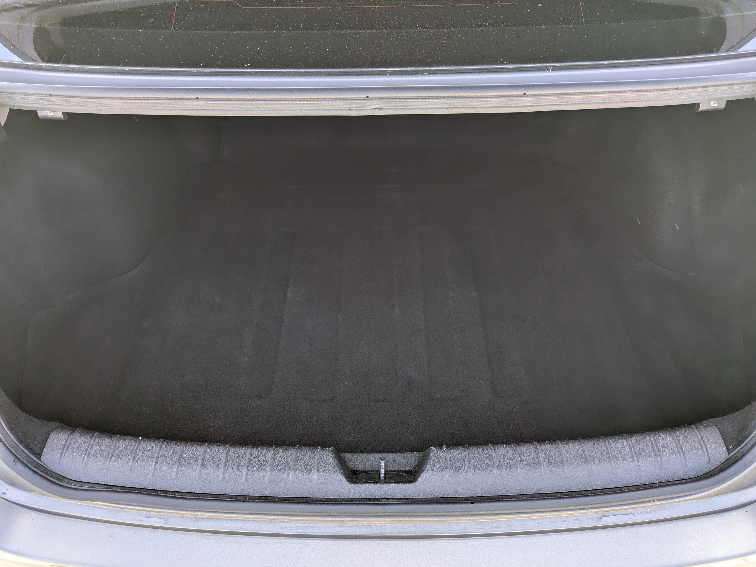 Used 2018 Titanium Silver Kia LX image 11