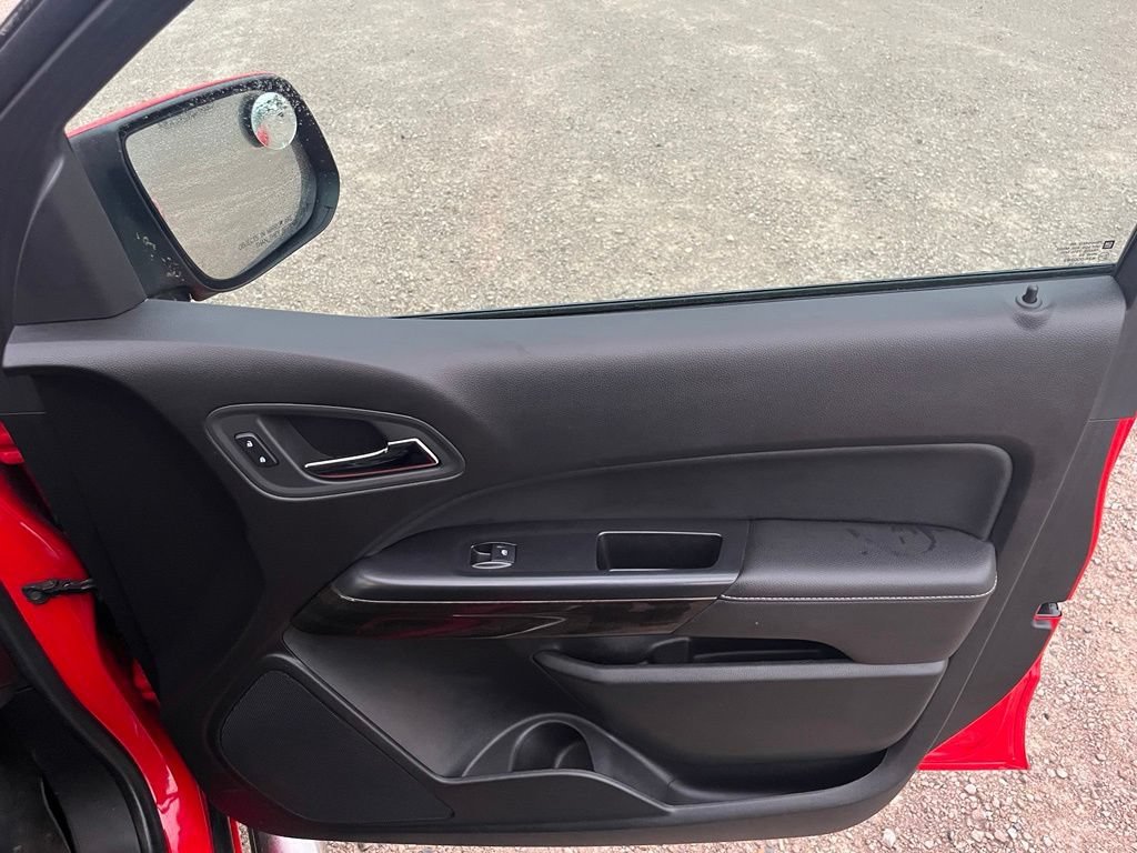 Used 2016 CARDINAL RED GMC 4WD SLE image 30