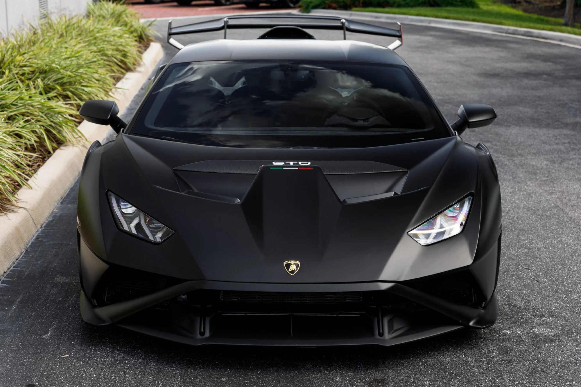 Used 2021  Lamborghini Base image 8