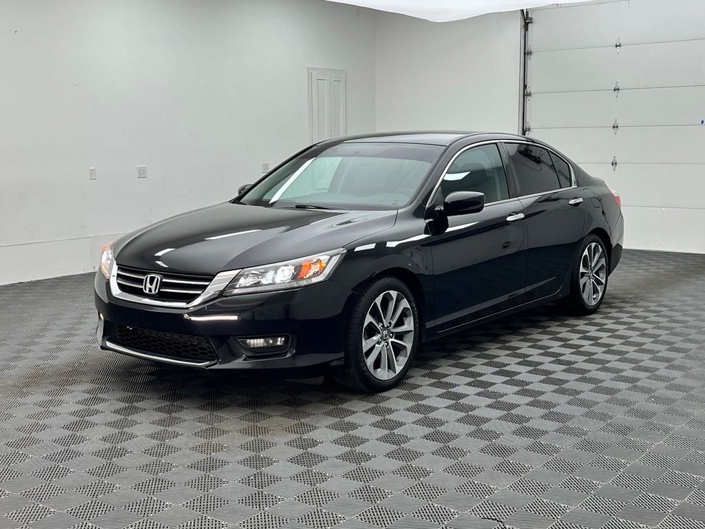 Used 2015 Alabaster Silver Metallic Honda Sport image 12