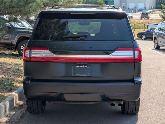 Used 2021 Blue Lincoln Reserve image 4