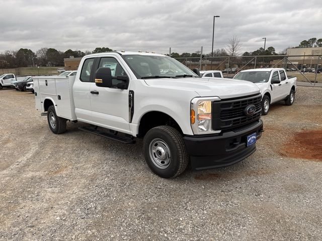 New 2026 Oxford White Ford XL image 7