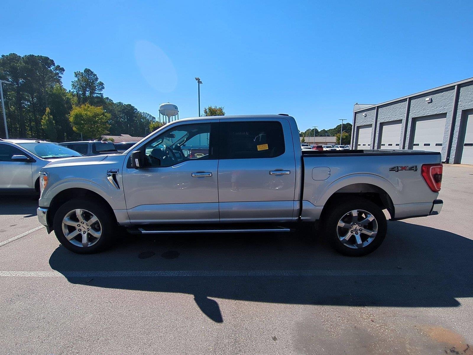 Used 2022 Iconic Silver Ford XLT image 3