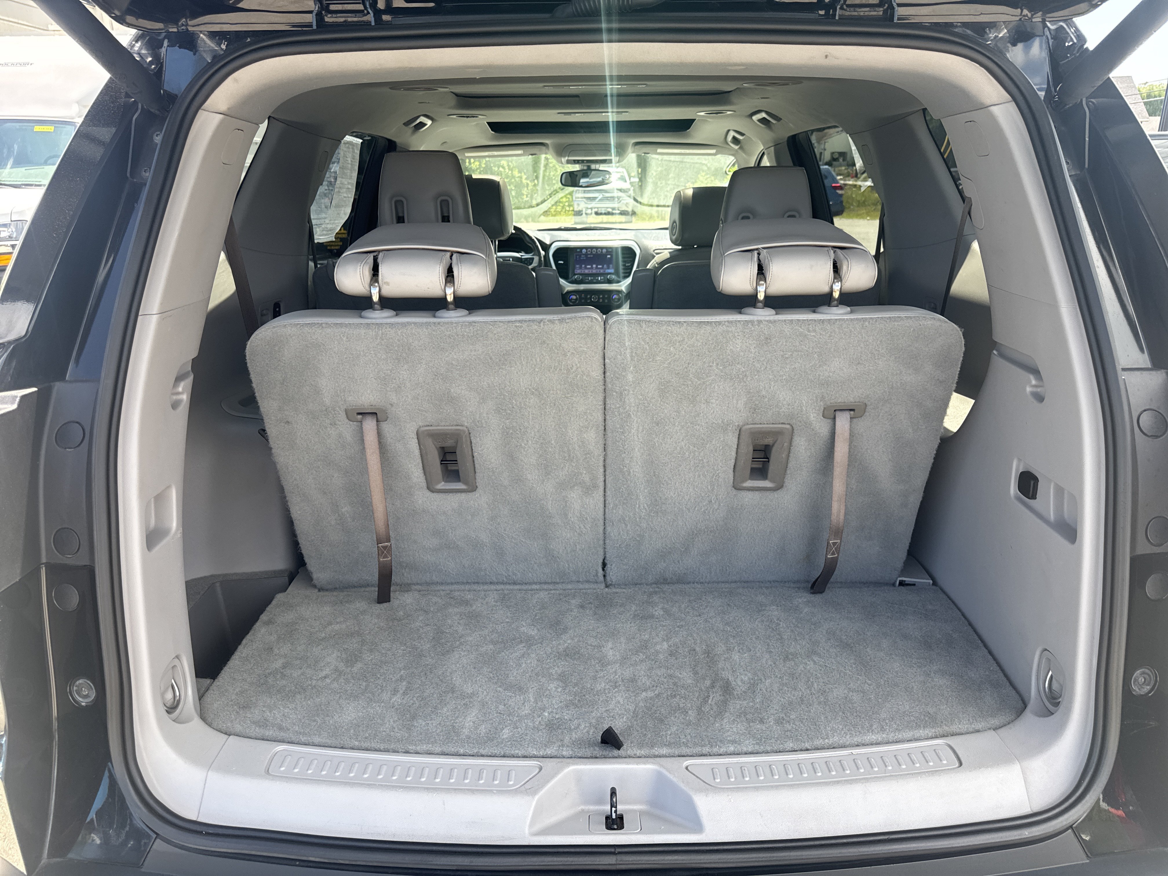 Used 2017 Ebony Twilight Metallic GMC SLT image 14