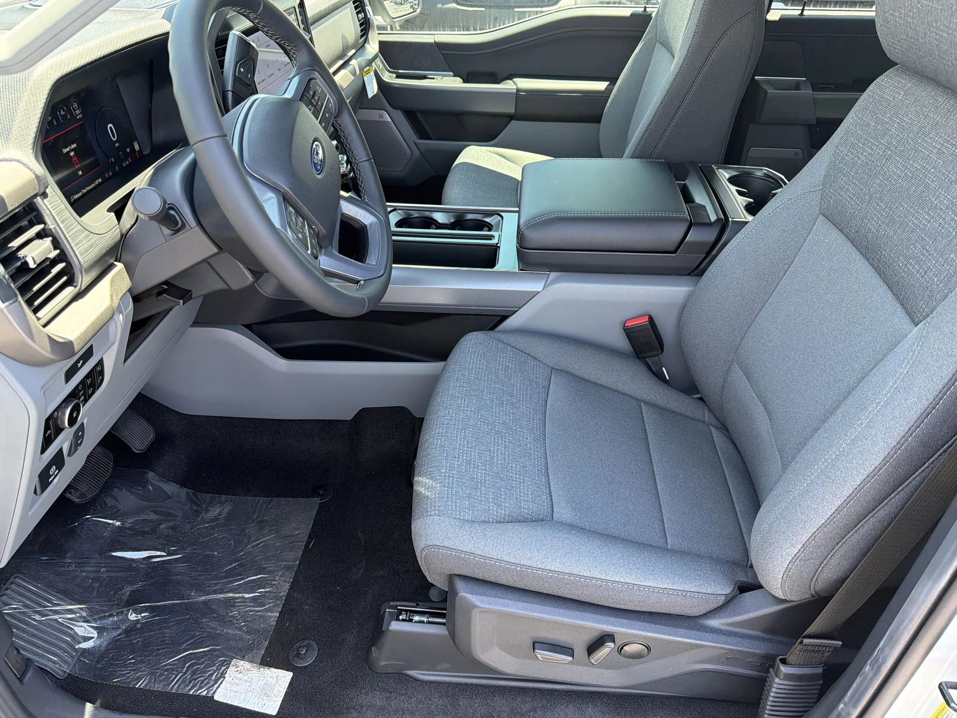 New 2026 Oxford White Ford XLT image 25