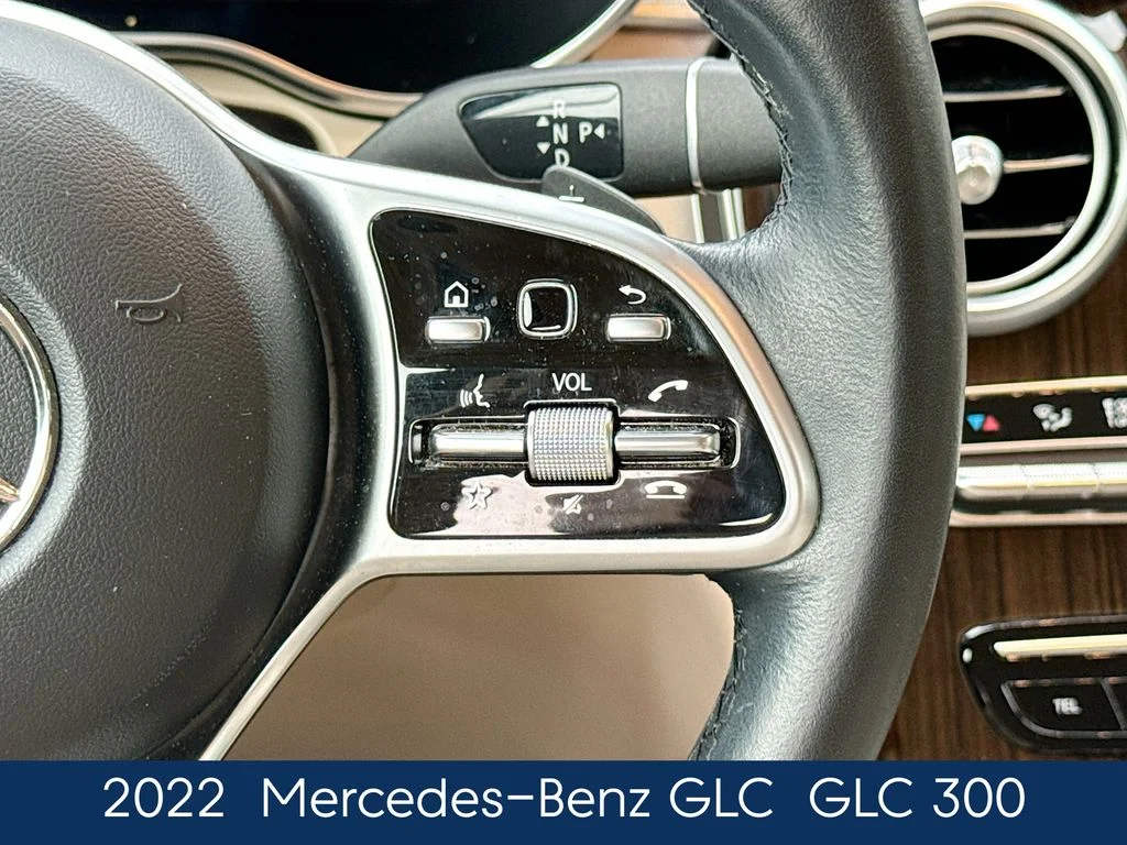 Used 2022  Mercedes-Benz GLC 300 image 26