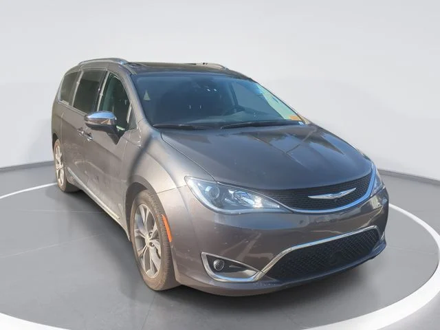 Used 2018 Gray Chrysler Limited image 1