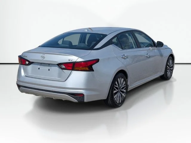 Used 2024 Silver Nissan 2.5 SV image 7