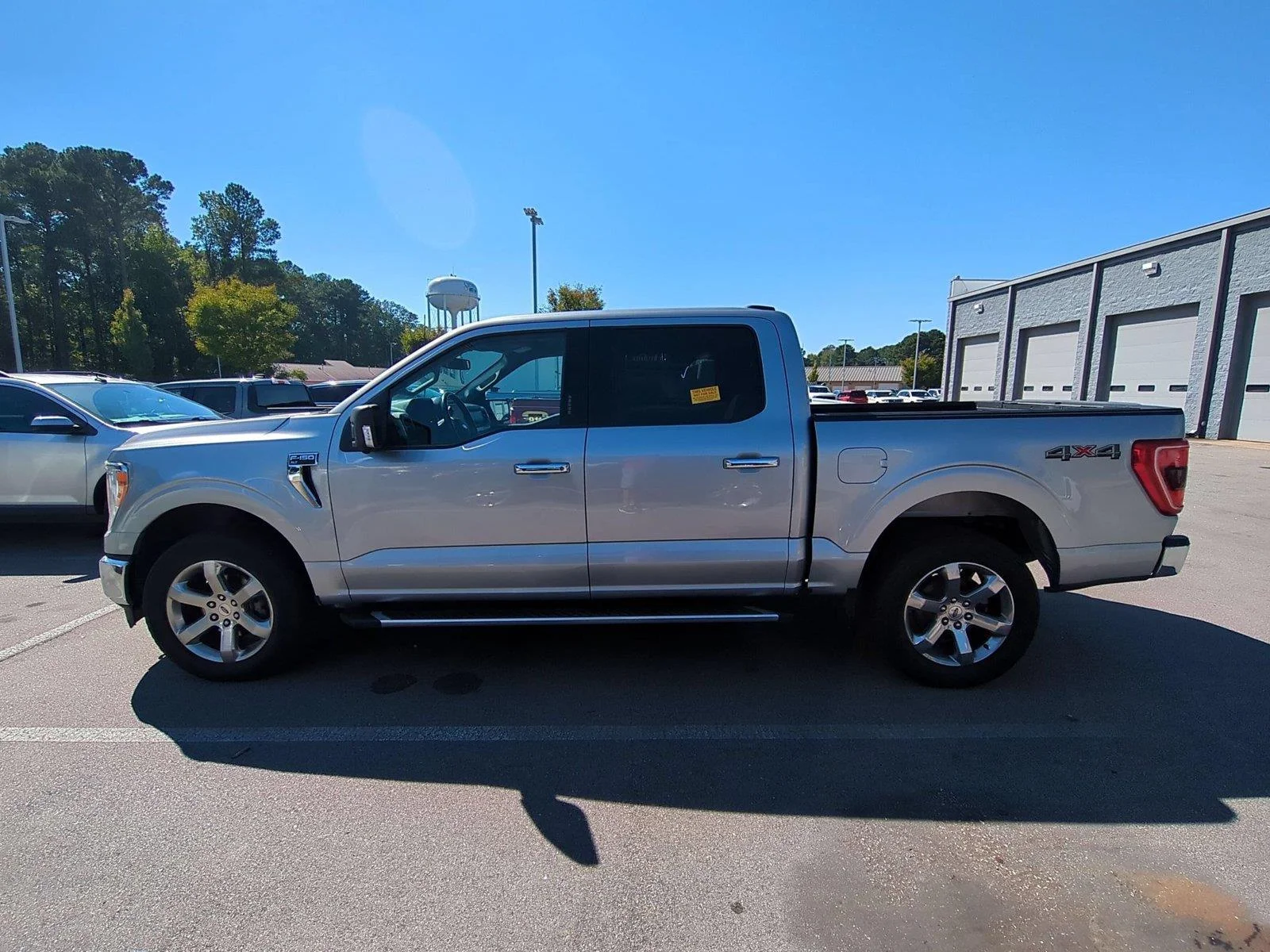 Used 2022 Iconic Silver Ford XLT image 3