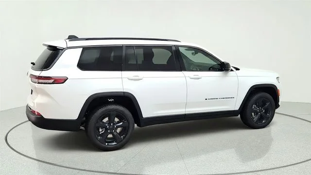 New 2026 Bright White Clear-Coat Exterior Paint Jeep Limited image 14