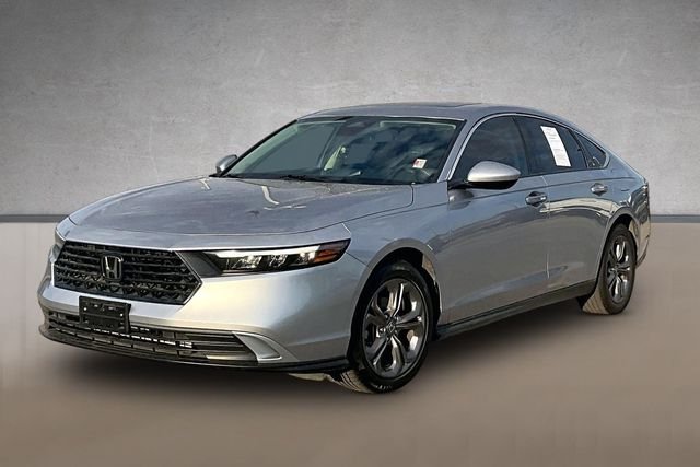 Used 2023 Silver Honda EX image 1