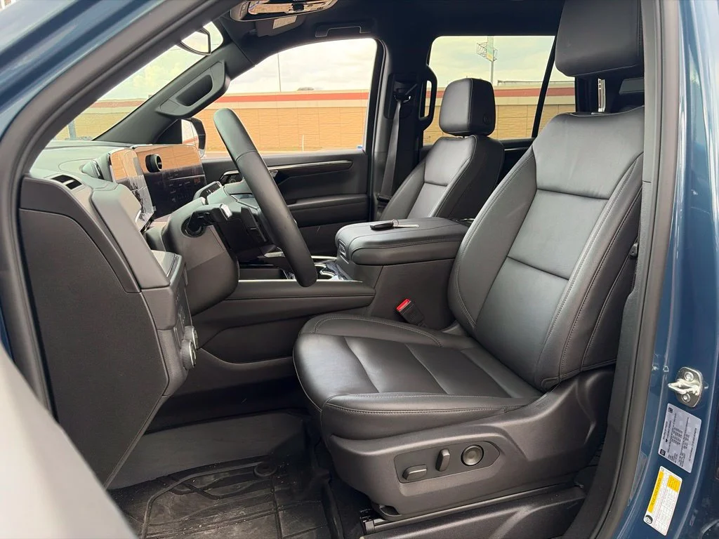 Used 2026 Lakeshore Blue Metallic Chevrolet LT image 15