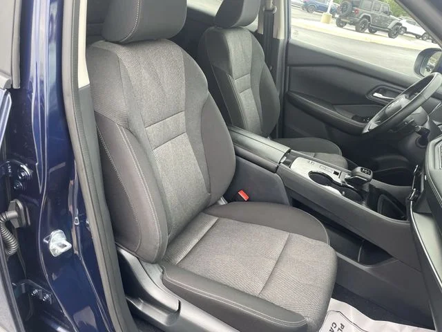 2025 Nissan Rogue SV - Photo 40