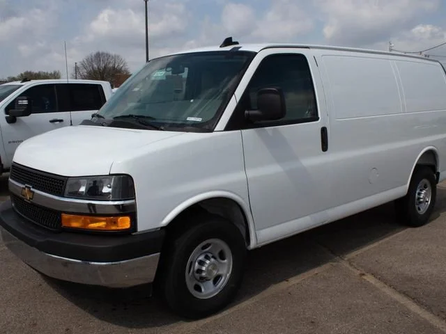 2026 Chevrolet Express 2500 Work Van HD's photo