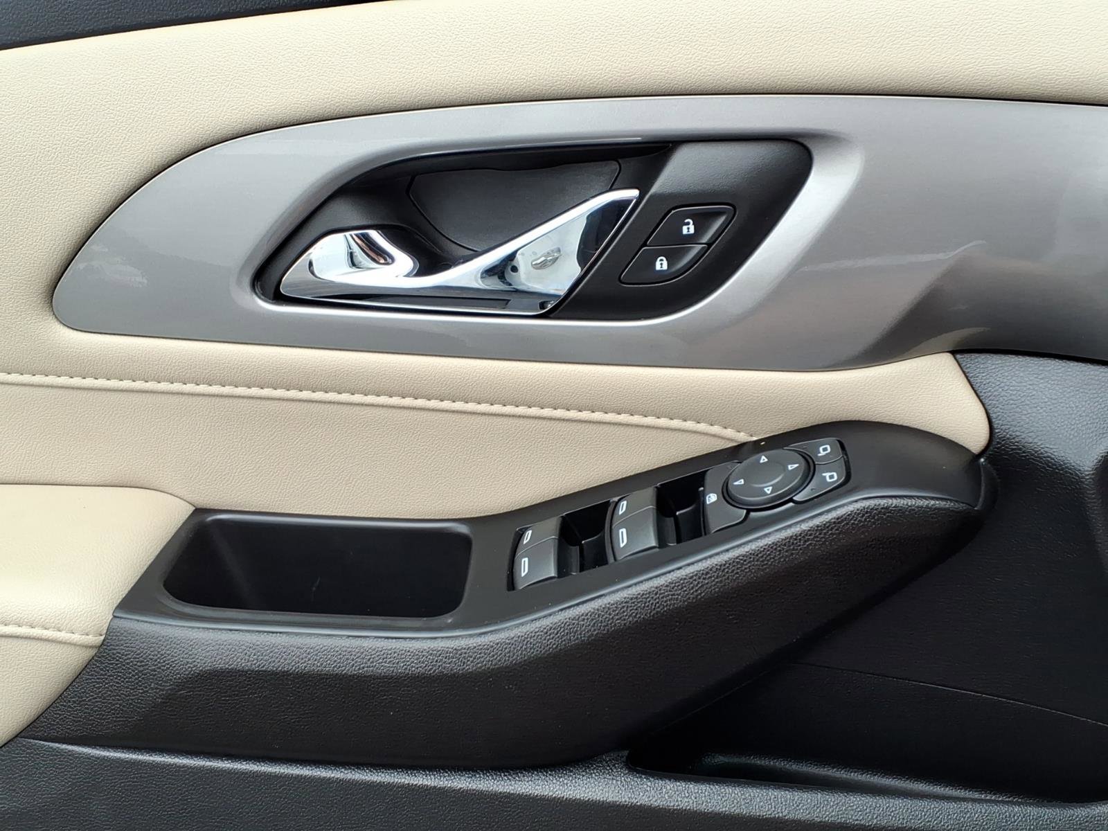 Used 2023 Summit White Chevrolet LS image 24